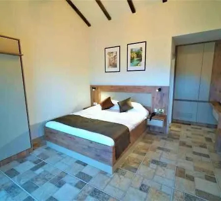 Hotel Milyos *